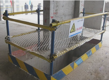 二級建造師考試建筑工程施工安全管理：洞口、臨邊防護(hù)